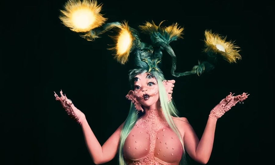 La nueva era de Melanie Martinez llega con Portals