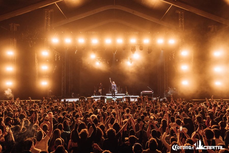 corona capital sabado