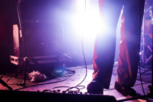 George van den Broek, conocido como Yellow Days, en vivo.