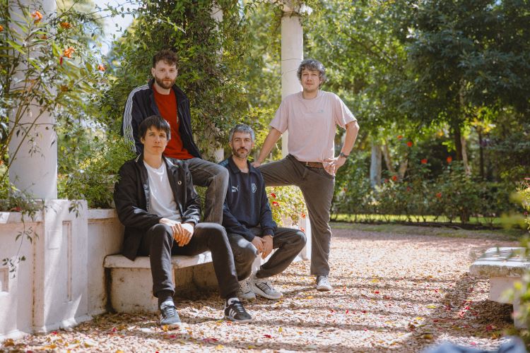 Bestia Bebé, Yendo rápido a ningún lugar, reseña de disco, argentina, mexico, rock 